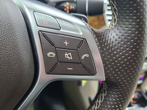 Used 2014 Mercedes-Benz E 350 4MATIC Sedan image 32