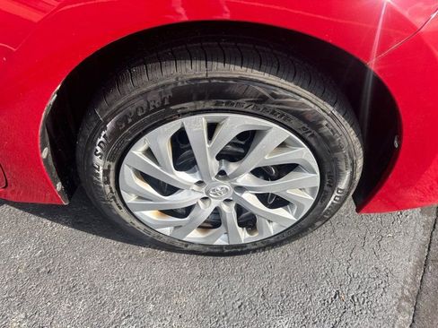 Used 2017 Toyota Corolla LE image 32
