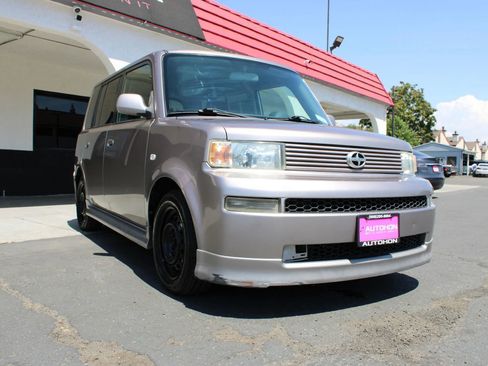 Used 2005 Scion xB image 34