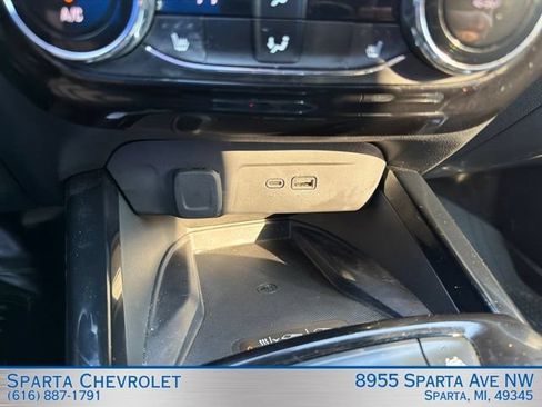 Used 2024 Chevrolet Trax RS w/ Sunroof Package FWD image 15