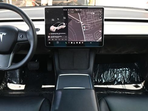 Used 2022 Tesla Model 3 RWD image 9