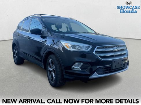 Used 2017 Ford Escape SE w/ SE Leather Comfort Package image 6
