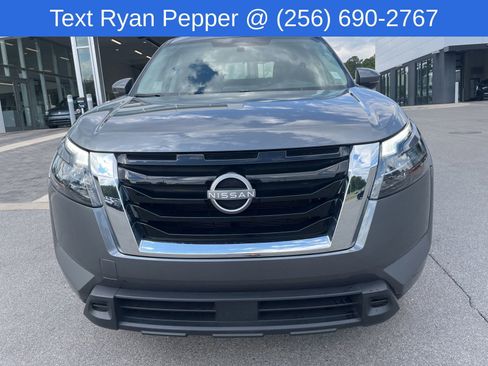 Used 2025 Nissan Pathfinder SV FWD image 2