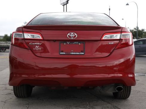 Used 2014 Toyota Camry SE FWD image 10