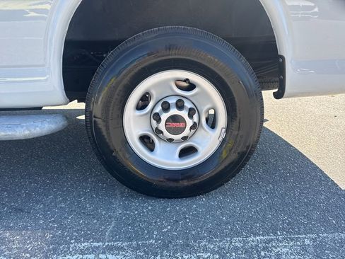 Used 2023 GMC Savana 2500 w/ Driver Convenience Package image 22