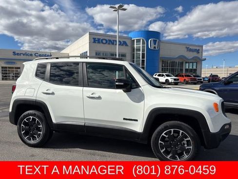 Used 2023 Jeep Renegade Latitude w/ Sun/Sound Group AWD/4WD image 1