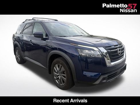 Used 2024 Nissan Pathfinder SV FWD image 1