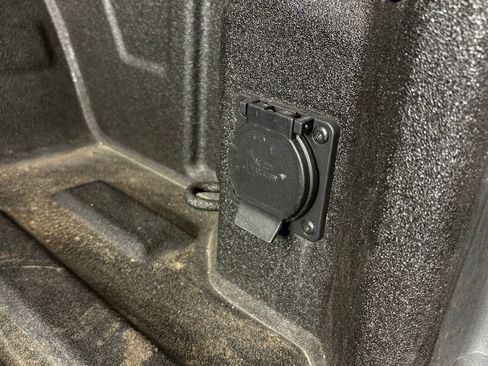 Used 2022 Chevrolet Silverado 1500 High Country AWD/4WD image 48