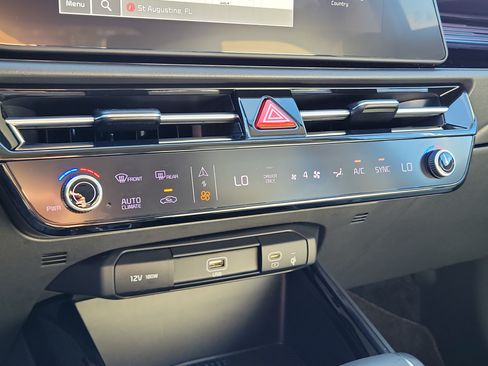 Certified 2023 Kia Niro EX Touring FWD image 33