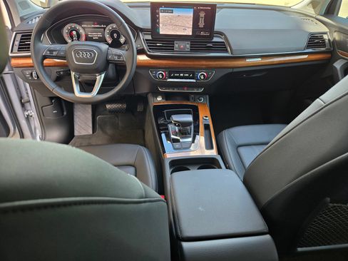 Used 2023 Audi Q5 2.0T Premium Plus w/ Premium Plus Package AWD/4WD image 8