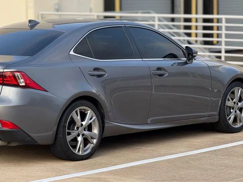 Used 2016 Lexus IS 200t RWD image 9