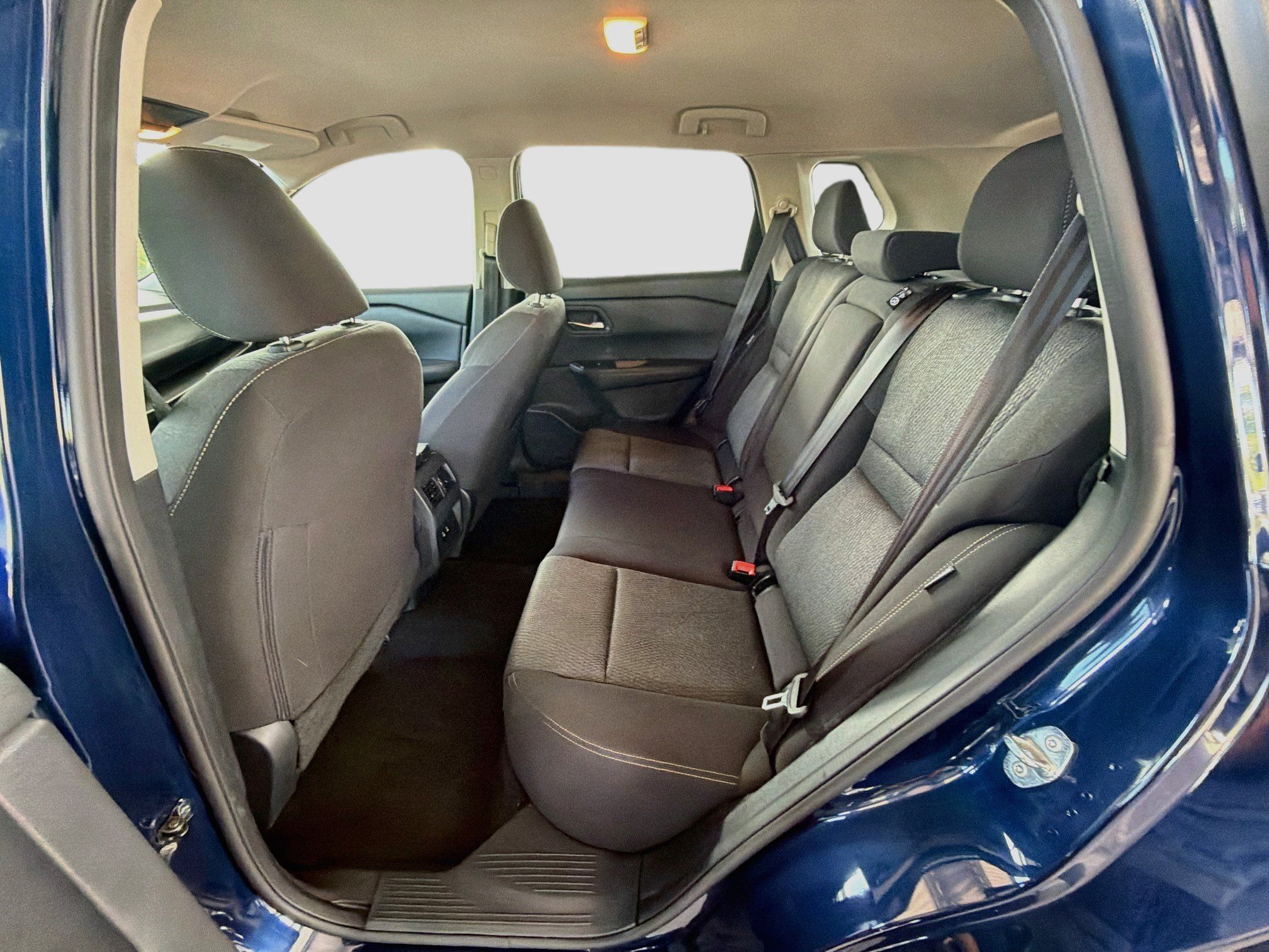 Used 2025 Nissan Rogue SV AWD/4WD image 27