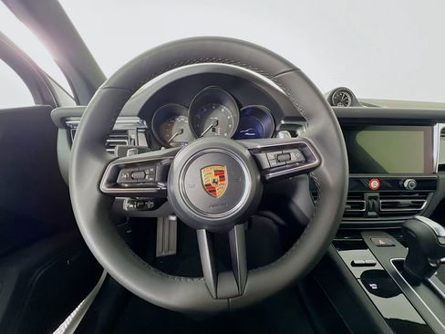 New 2026 Porsche Macan Base image 12