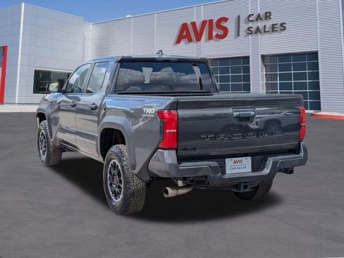 Used 2024 Toyota Tacoma TRD Off-Road image 9