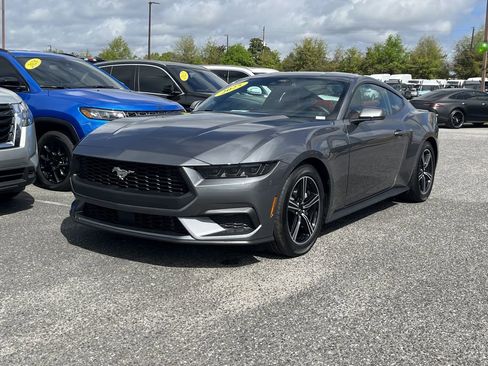 Used 2025 Ford Mustang Premium RWD image 9