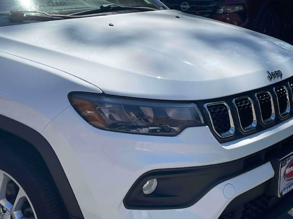 Used 2023 Jeep Compass Latitude AWD/4WD image 10