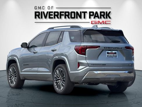 New 2026 GMC Terrain Denali w/ LPO, Black Badging Package image 5