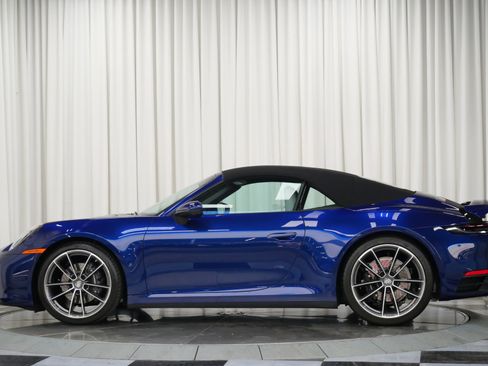 Used 2023 Porsche 911 Carrera image 6