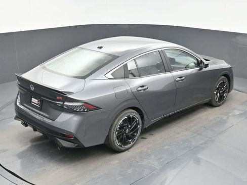 New 2026 Nissan Sentra SR w/ SR Premium Package FWD image 32