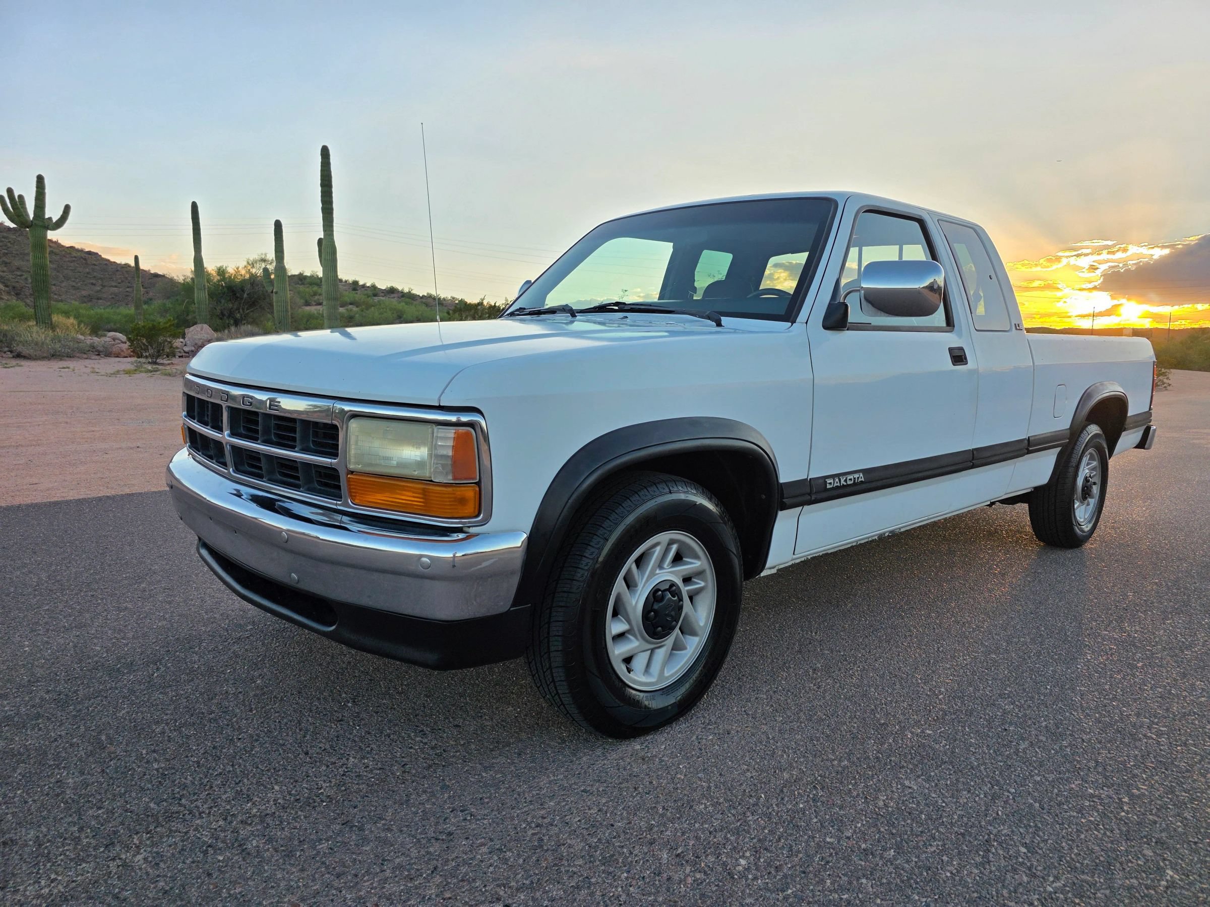 Used 1993 Dodge Dakota 2WD Club Cab image 1