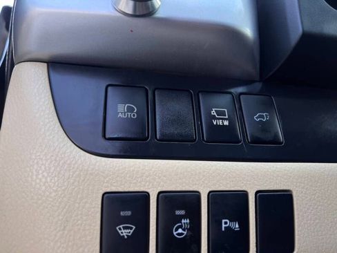 Used 2019 Toyota Highlander Limited Platinum AWD/4WD image 18