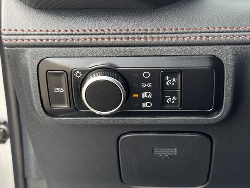 Used 2024 Ford Mustang Premium image 17