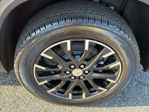 New 2026 Chevrolet Traverse LT w/ Sun and Wheel Package FWD image 12