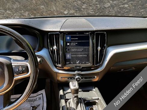 Used 2018 Volvo XC60 T5 Momentum w/ Convenience Package AWD/4WD image 6