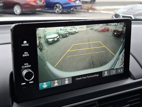 Certified 2025 Honda Pilot Touring image 21