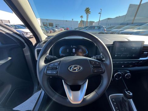 Used 2025 Hyundai Venue SEL image 34