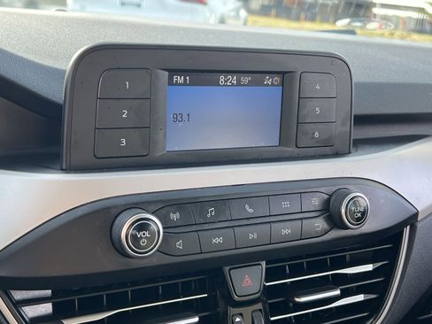 Used 2022 Ford Escape S image 18