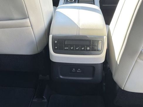 Used 2022 Nissan Pathfinder SL image 29