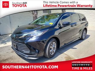 Used 2023 Toyota Sienna LE FWD video 1
