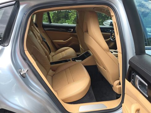 Used 2019 Porsche Panamera 4 AWD/4WD image 25