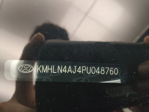 Used 2023 Hyundai Elantra Limited w/ Preferred Accessory Package FWD image 33