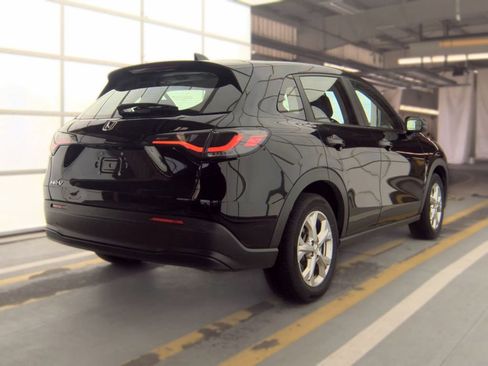 Used 2025 Honda HR-V LX image 3