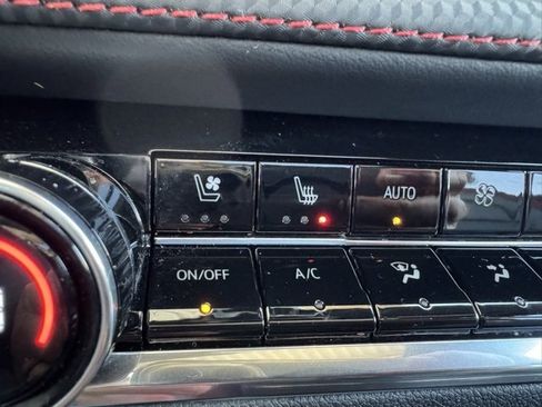 Used 2025 Chevrolet Equinox RS w/ Convenience Package III image 10