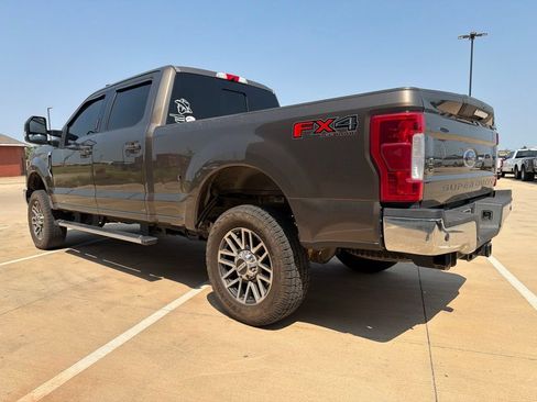 Used 2017 Ford F250 Lariat w/ Lariat Value Package AWD/4WD image 4