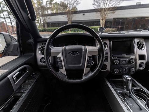 Used 2017 Ford Expedition Limited w/ Equipment Group 301A image 6