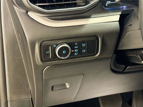 Used 2023 Ford Explorer XLT w/ Equipment Group 202A RWD image 10