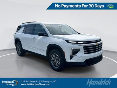 Used 2025 Chevrolet Traverse LT