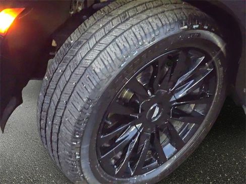 Used 2022 Cadillac Escalade Premium Luxury image 36