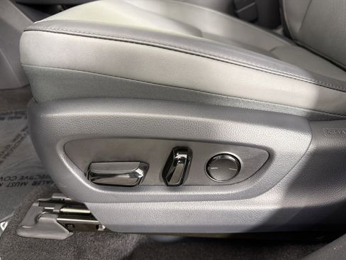 Used 2025 Lexus RZ 450e w/ Accessory Package (Z2) image 15