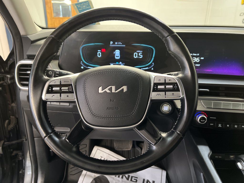 Used 2023 Kia Telluride LX AWD/4WD image 19