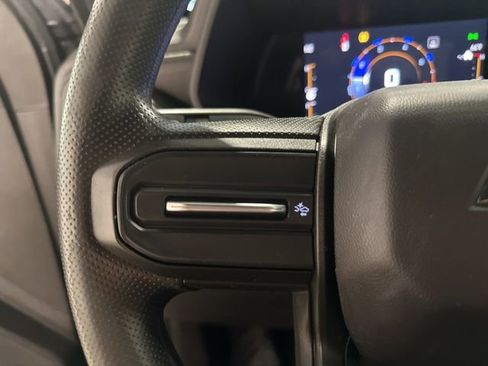 Used 2023 Chevrolet Colorado W/T RWD image 16