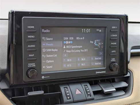 Used 2021 Toyota RAV4 XLE Premium image 18