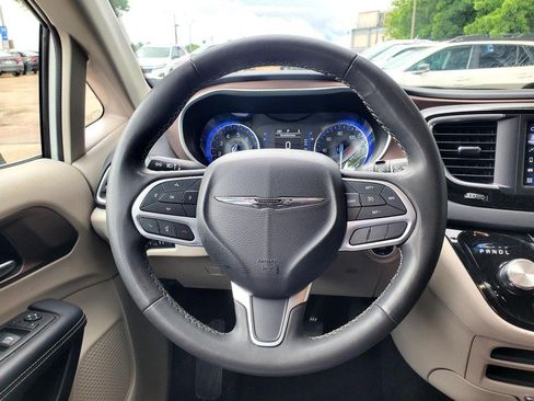 Used 2024 Chrysler Voyager LX FWD image 9