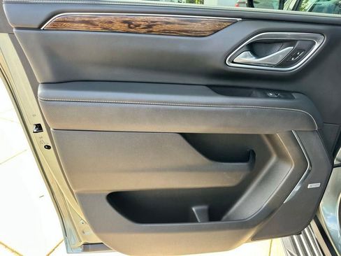 Used 2023 Chevrolet Suburban Premier image 25