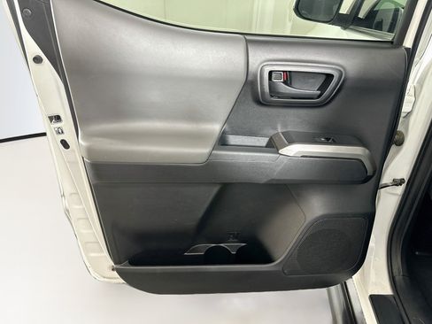 Used 2019 Toyota Tacoma SR5 RWD image 24