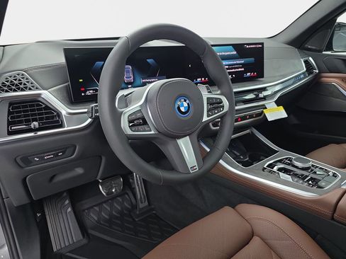 New 2026 BMW X5 xDrive50e w/ M Sport Package AWD/4WD image 16